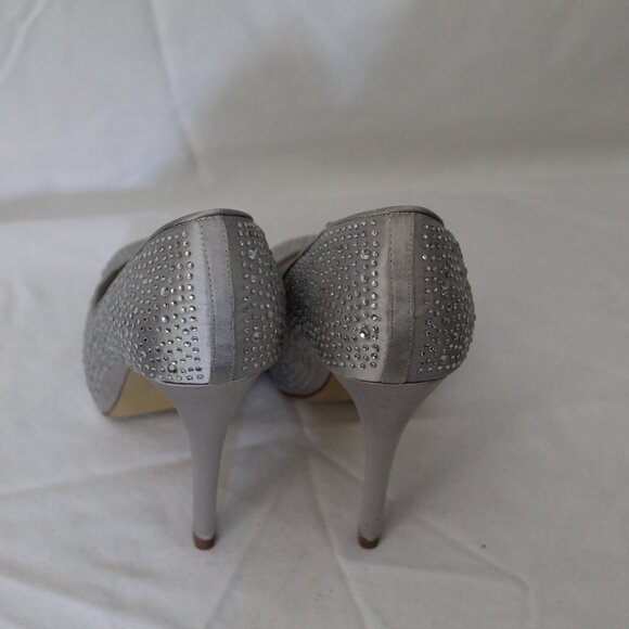 Le Chateau, 6.5 US 4 inch heel, silver rhinestone - Picture 4 of 5